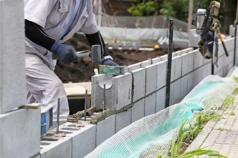 ブロック工事の風景